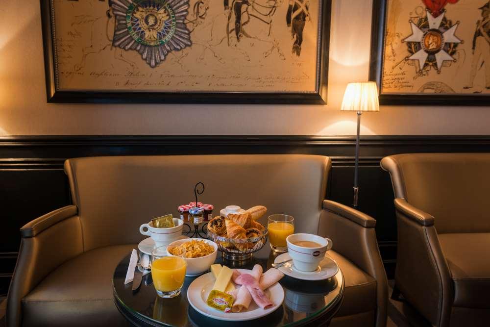 Hotel Saint Cyr Etoile Париж Ресторан фото